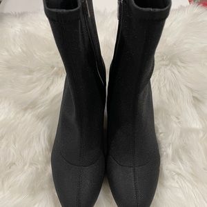 Jewel Badgley Mischka boots size 5.5 black
